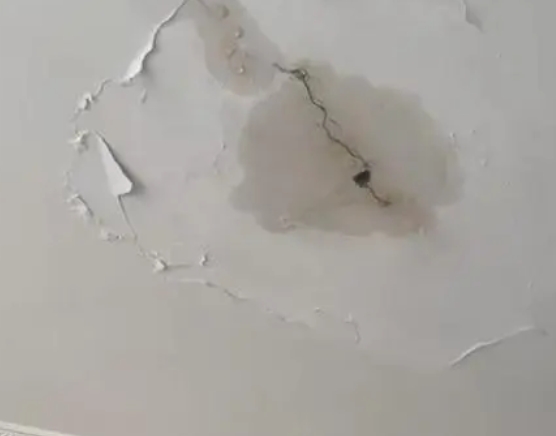 乌拉特后阳台漏水维修公司分享下屋面防水工程质量问题原因分析